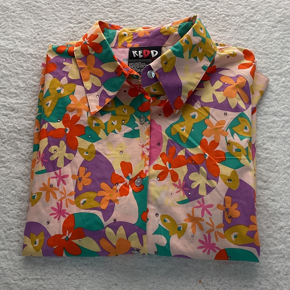 Woman’s Redd jeans Colorful Floral Button-Up Shirt